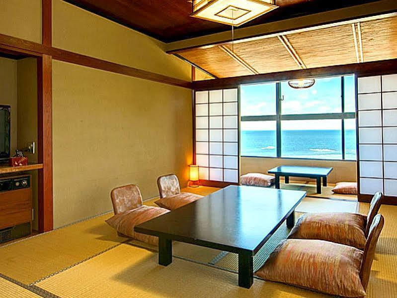 Отель Wajima Onsen Yashio Экстерьер фото