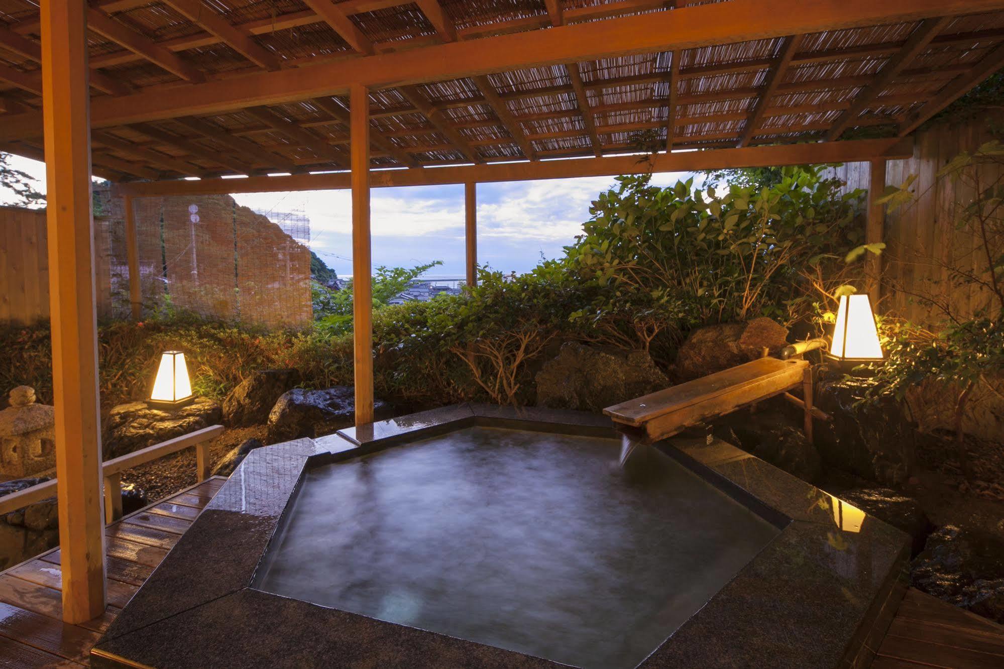 Отель Wajima Onsen Yashio Экстерьер фото